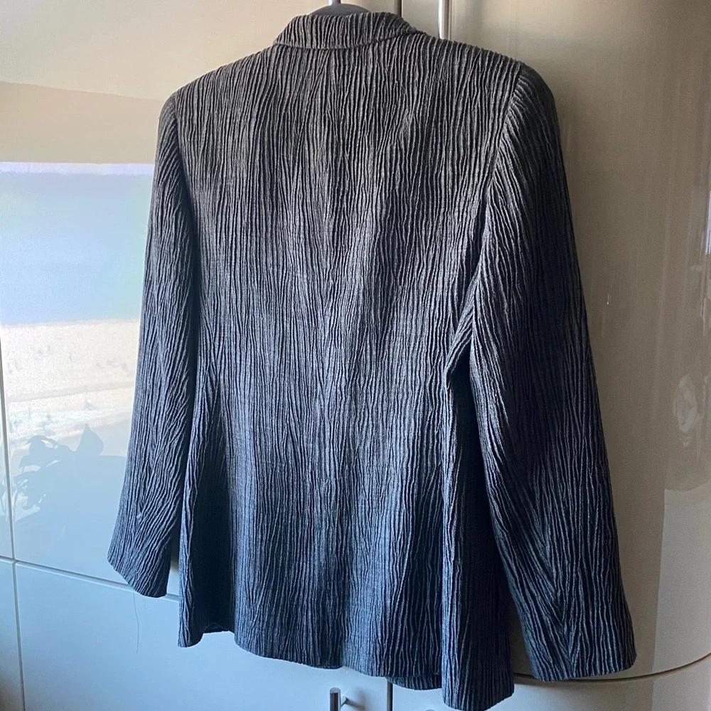 Jacket - Picture 2 of 4